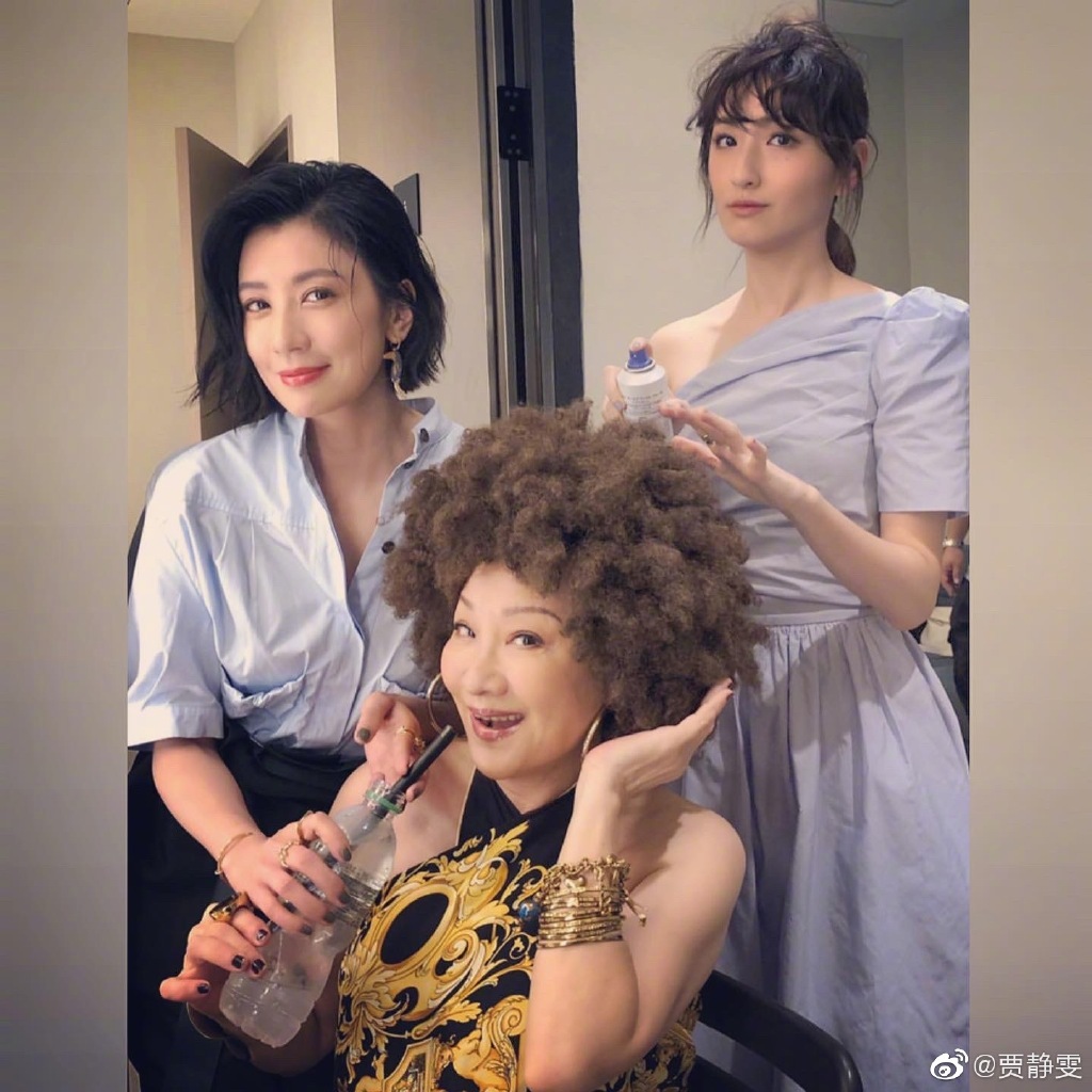 贾静雯超美性感696631e3gy1ggblxgtb7nj2140140aga.jpg