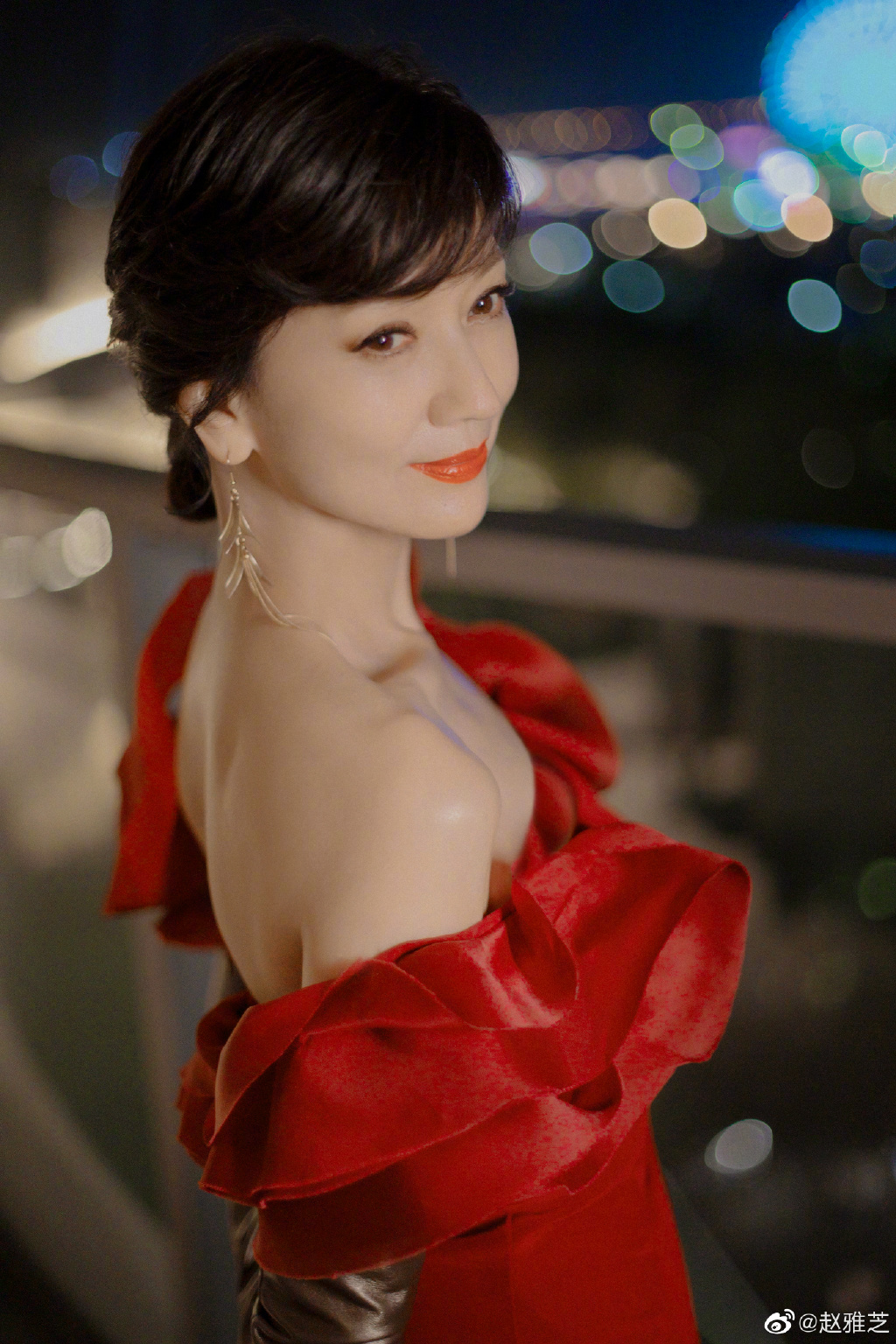 超美性感赵雅芝78565ac5gy1gc7965r7bgj223034ikjs.jpg
